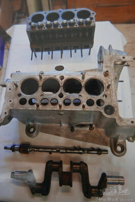Engine%20in%20pieces.JPG