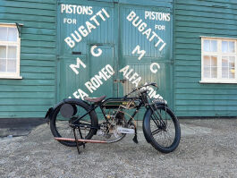 New%20Imperial%20250cc%201924%20-%20UK%20-%20Howe%20Davis%20Andrew.jpg